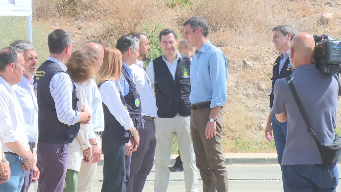 Pedro Sánchez llega a Turre para ver las zonas afectadas por el incendio de Los Gallardos (Almería) Pedro Sánchez llega a Turre para ver las zonas afectadas por el incendio de Los Gallardos (Almería)