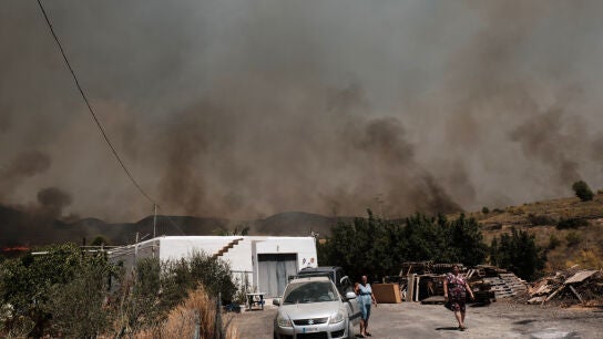 El doloroso regreso de los vecinos a la zona cero del incendio de Los Gallardos