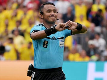 El &aacute;rbitro Iv&aacute;n Barton, durante el Suiza-Colombia en el Mundial de 2026