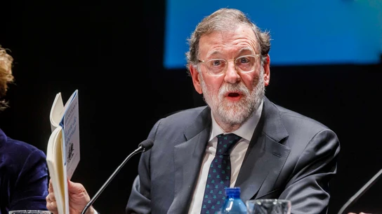 El expresidente del Gobierno, Mariano Rajoy, durante la presentación de su libro 'El arte de gobernar', en el Teatro Juan Bravo El expresidente del Gobierno, Mariano Rajoy, durante la presentación de su libro 'El arte de gobernar', en el Teatro Juan Bravo