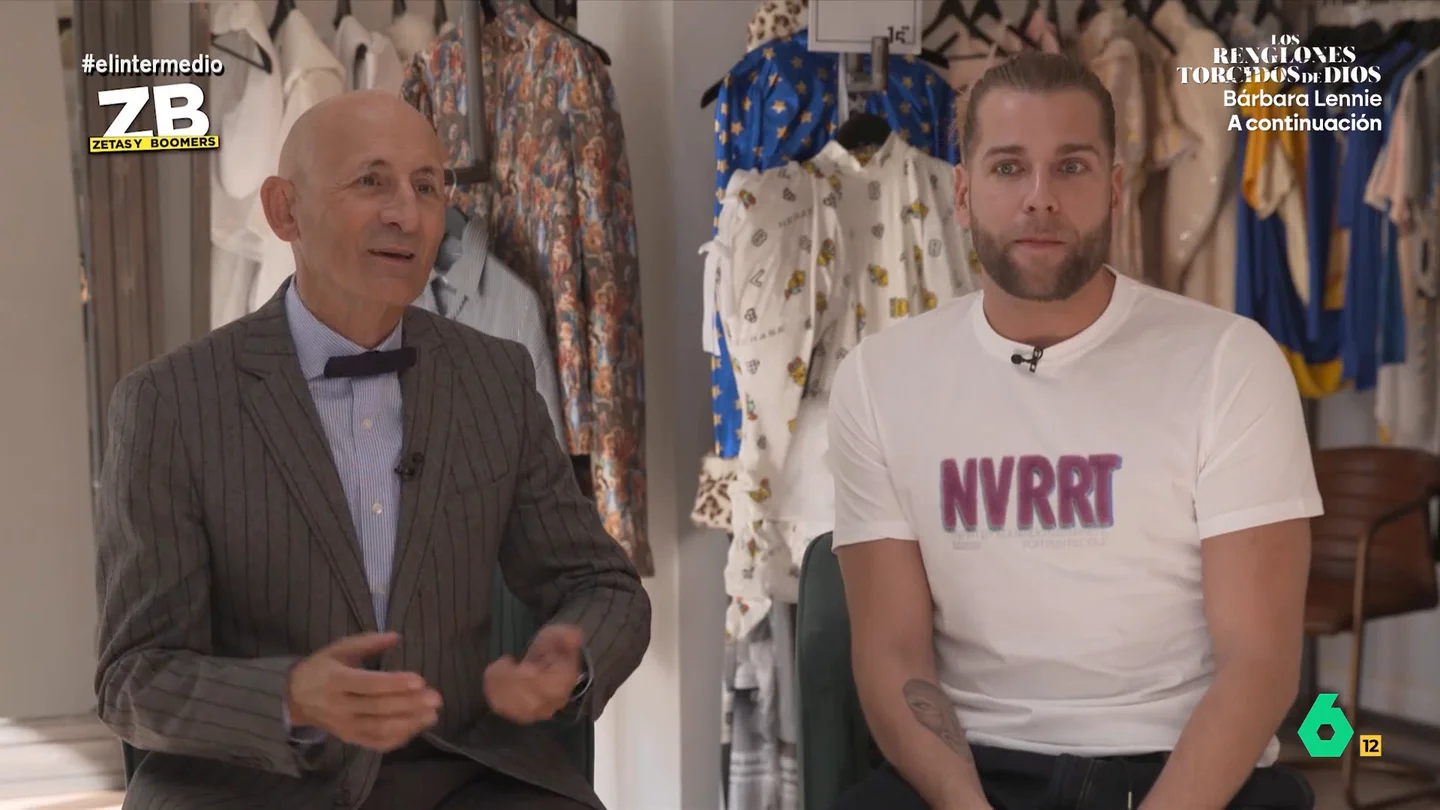 El diseñador Modesto Lomba confiesa que no tiene una modelo fetiche, pero sí "alguna con la que no me gustaría volver a trabajar" Thais Villas reunía a dos generaciones de diseñadores de moda, Modesto Lomba, toda una institución con más de 40 años de trayectoria, y Eduardo Navarrete, uno de los creadores más al alza del panorama nacional.