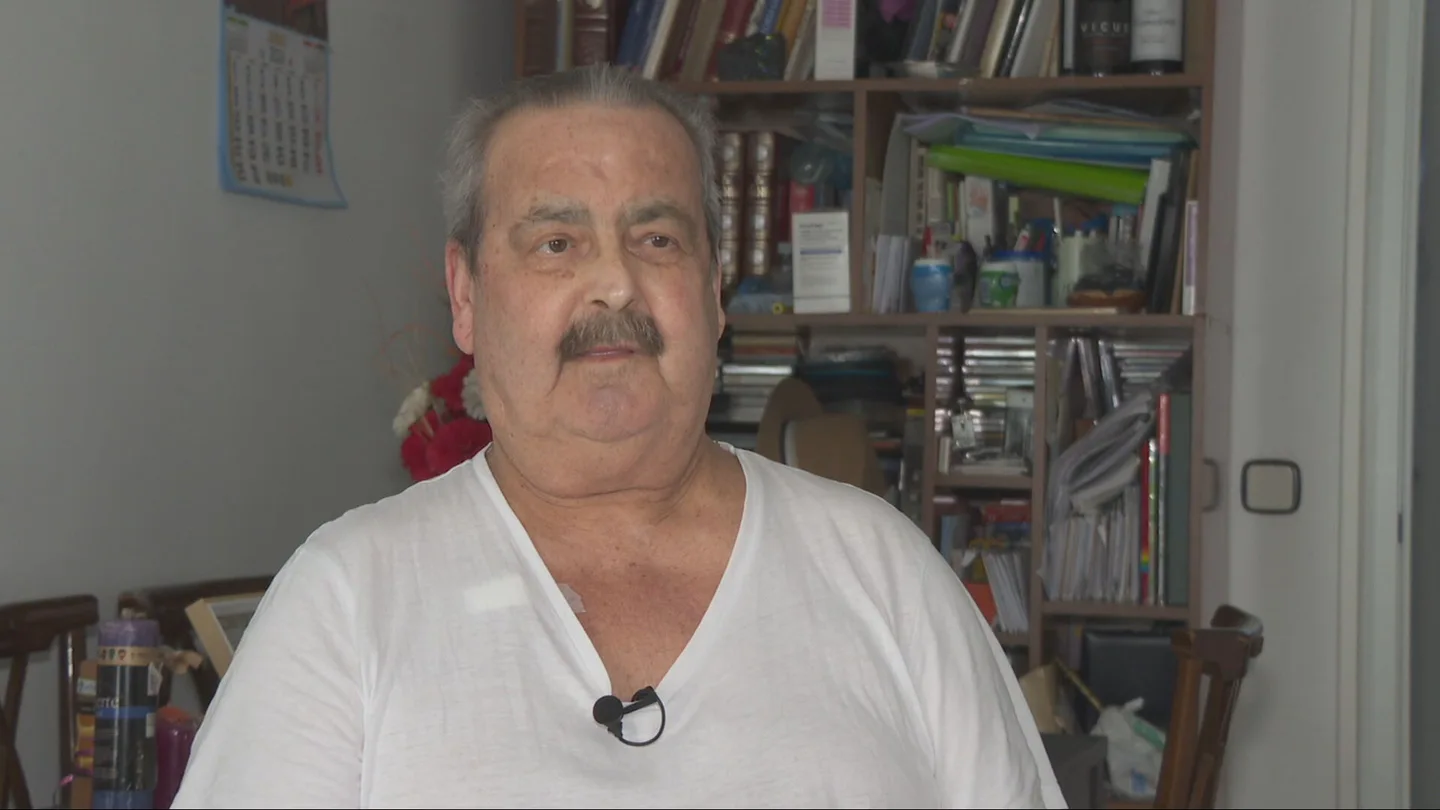 El drama de los enfermos de cáncer con el lamentable estado del Hospital Clínico de Madrid: "Me han cancelado tres veces la radioterapia tres veces porque el ascensor no funcionaba" El drama de los enfermos de cáncer con el lamentable estado del Hospital Clínico de Madrid: "Me han cancelado tres veces la radioterapia tres veces porque el ascensor no funcionaba"