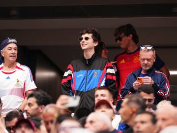 El actor franco-estadounidense Timoth&eacute;e Chalamet, durante el Espa&ntilde;a-Francia del Mundial 2026