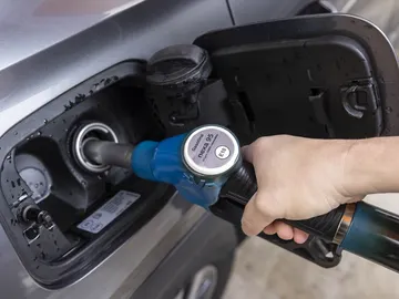 BMW, Toyota, Bosch y Repsol prueban en España la gasolina 100% renovable en coches de combustión BMW, Toyota, Bosch y Repsol prueban en España la gasolina 100% renovable en coches de combustión