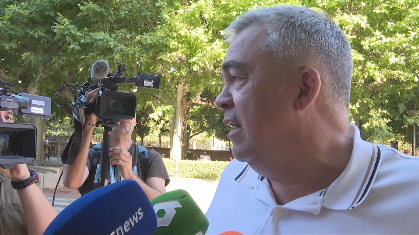 Santos Cerdán califica de "ciencia ficción" el informe de la UCO en el que apuntan que él puso al PSOE a disposición de la organización criminal Santos Cerdán califica de "ciencia ficción" el informe de la UCO en el que apuntan que él puso al PSOE a disposición de la organización criminal