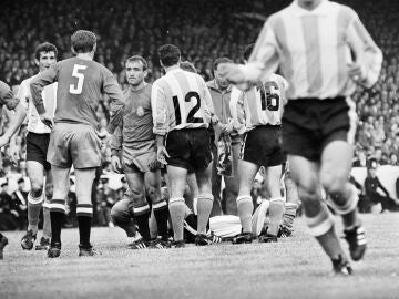 Una imagen del partido entre Espa&ntilde;a y Argentina en la Copa del Mundo de 1966