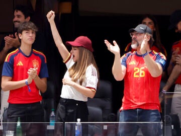 Pen&eacute;lope Cruz, junto a Javier Bardem durante el partido de Espa&ntilde;a-B&eacute;lgica en cuartos del Mundial de 2026
