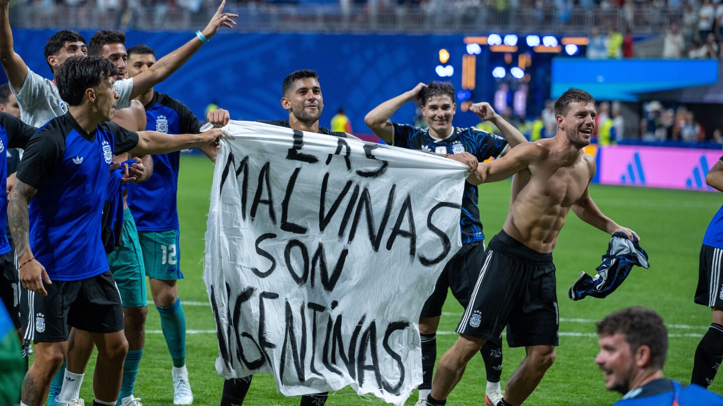 La posible sanción a la que se expone Lo Celso tras mostrar una pancarta de Las Malvinas