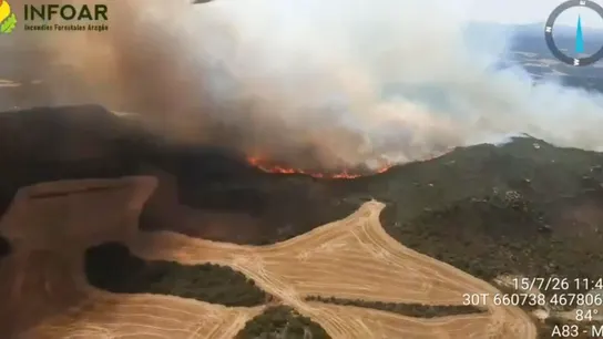 La UME lucha contra el incendio de Zaragoza La UME lucha contra el incendio de Zaragoza