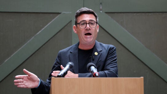 Andy Burnham, miembro del Parlamento brit&aacute;nico por Makerfield, durante una intervenci&oacute;n en el Museo de Historia Popular de Manchester, Gran Breta&ntilde;a