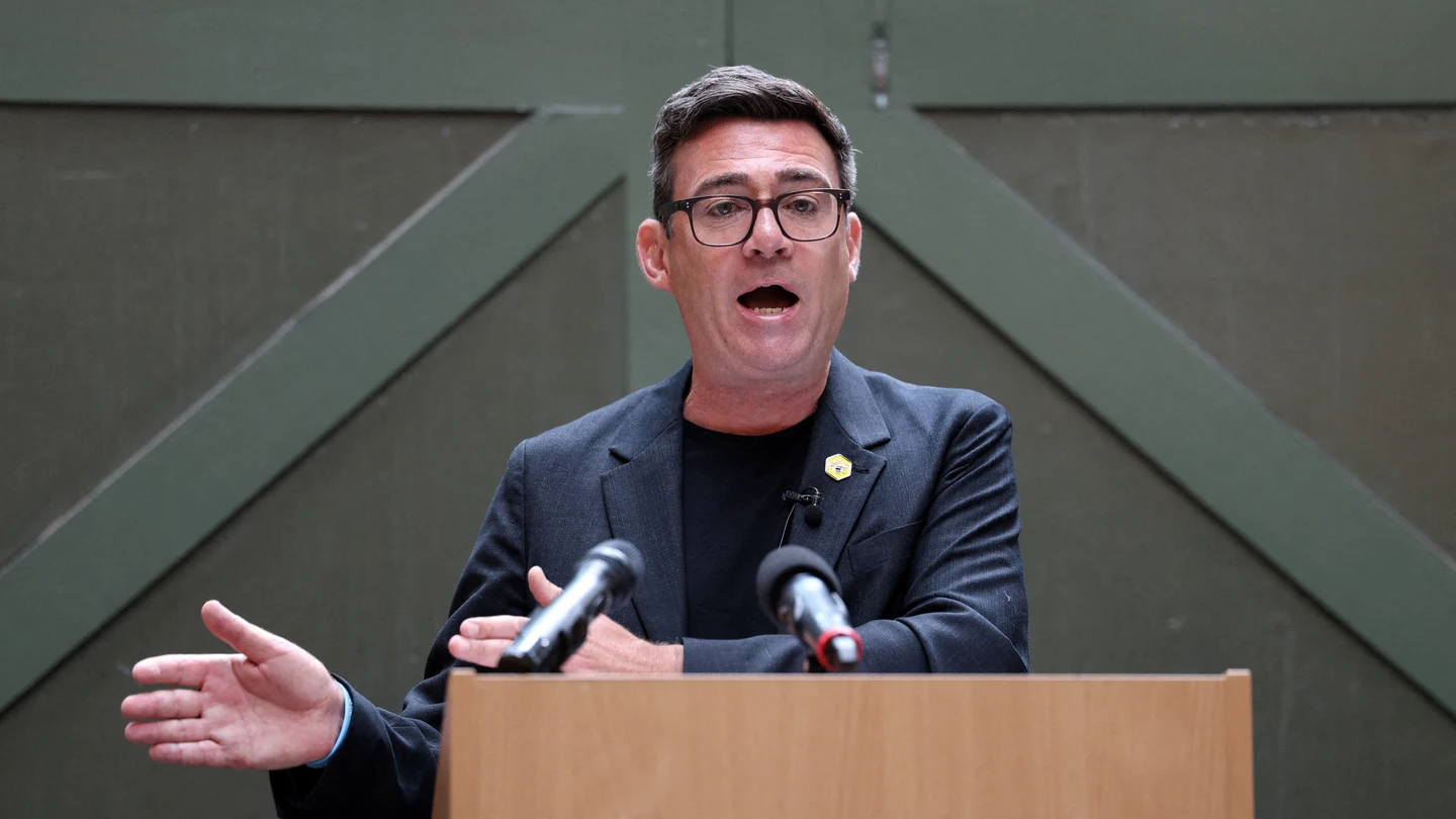 Andy Burnham, miembro del Parlamento británico por Makerfield, durante una intervención en el Museo de Historia Popular de Manchester, Gran Bretaña Andy Burnham, miembro del Parlamento británico por Makerfield, durante una intervención en el Museo de Historia Popular de Manchester, Gran Bretaña