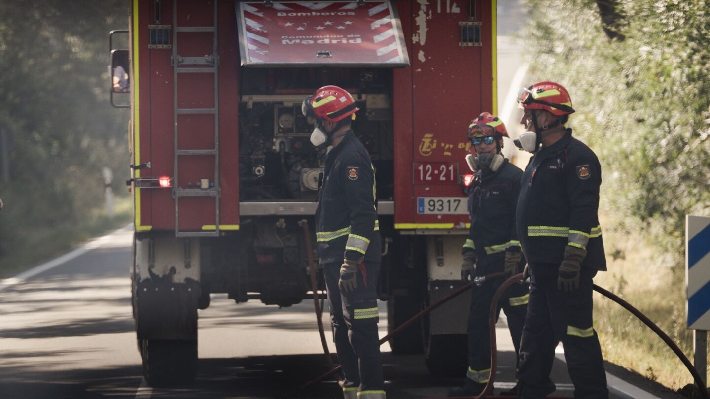 Bomberos en Lozoyuela, Madrid. 
