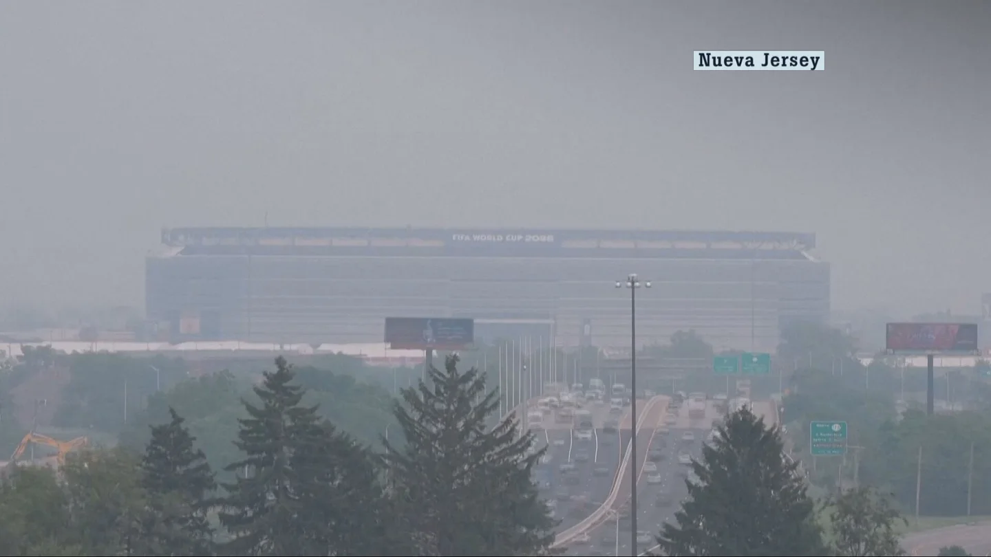 El MetLife Stadium, sede de la final del Mundial, rodeado de la nube de humo procedente de los incendios forestales de Canadá El MetLife Stadium, sede de la final del Mundial, rodeado de la nube de humo procedente de los incendios forestales de Canadá