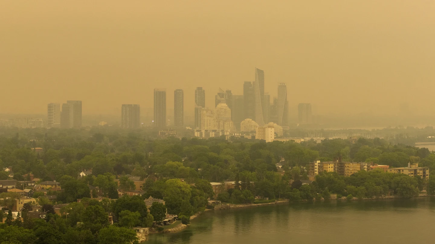 Humo de incendios forestales en Ontario, Canadá. Humo de incendios forestales en Ontario, Canadá.