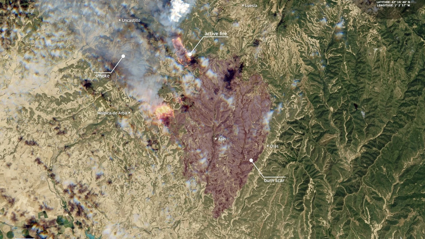 Imagen del incendio de Orés tomada por el satélite Copernicus Imagen del incendio de Orés tomada por el satélite Copernicus