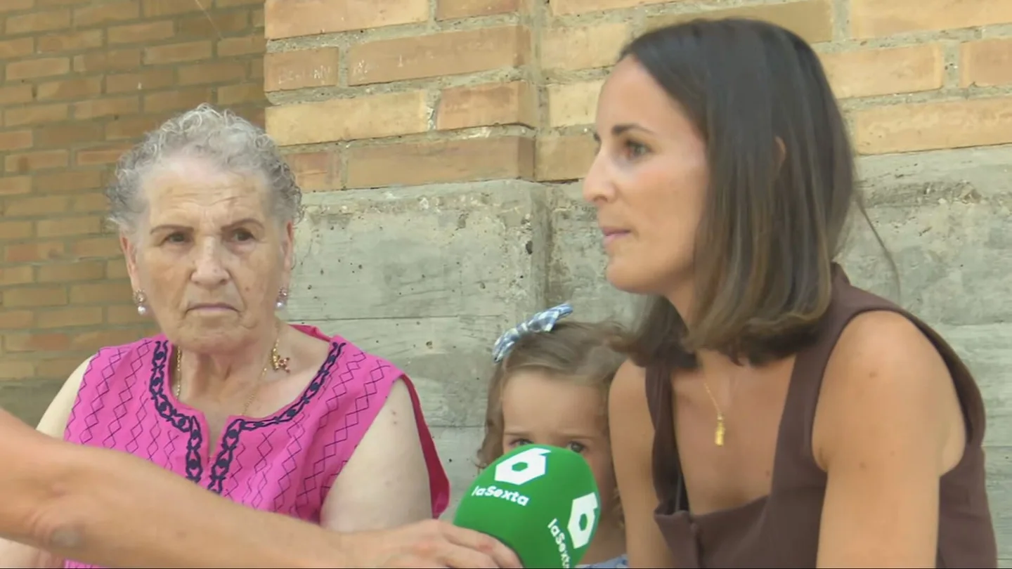 Vecinos desalojados Vecinos desalojados