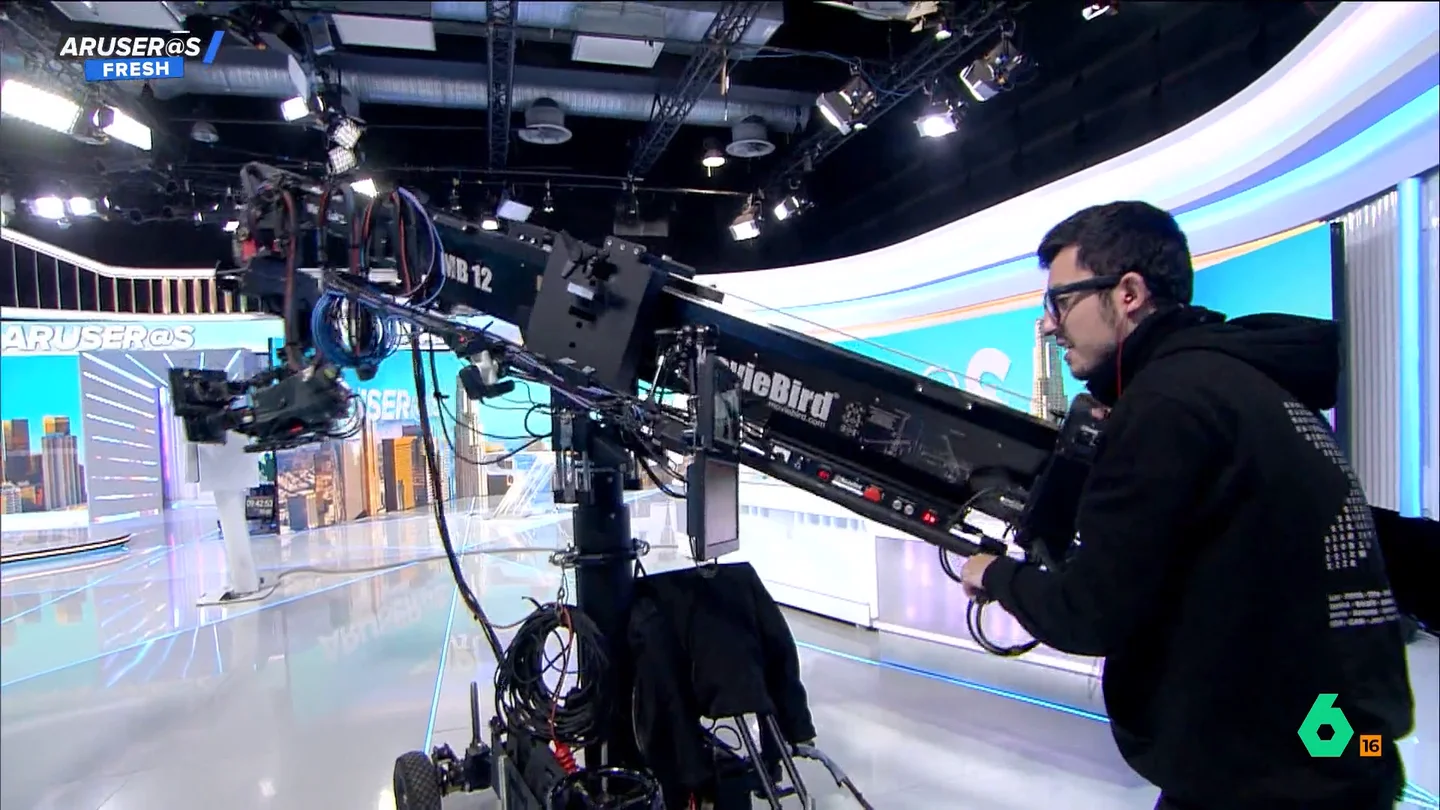 Alfonso Arús prueba en Aruser@s la nueva cámara robótica de la tele japonesa Alfonso Arús prueba en Aruser@s la nueva cámara robótica de la tele japonesa
