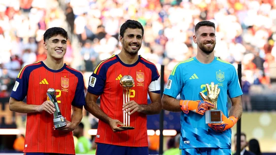 Pau Cubarsí, Rodri Hernández y Unai Simón Pau Cubarsí, Rodri Hernández y Unai Simón