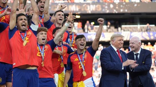 Donald Trump y Gianni Infantino, 'invitados' inesperados en la foto de Espa&ntilde;a como campeones del mundo