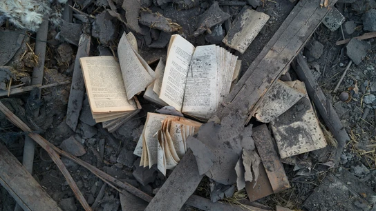 Varios libros, entre los restos de un ataque ruso en Kramatorsk (Ucrania) en febrero de 2025 Varios libros, entre los restos de un ataque ruso en Kramatorsk (Ucrania) en febrero de 2025
