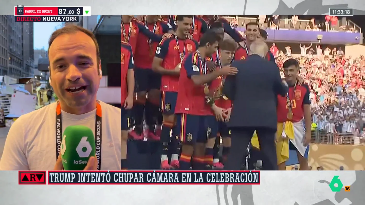 Julio Suárez explica cómo fue el "incómodo" momento en el que Trump quiso colarse en la foto de España con la Copa: "Dio vergüenza ajena" Julio Suárez explica cómo fue el "incómodo" momento en el que Trump quiso colarse en la foto de España con la Copa: "Dio vergüenza ajena"