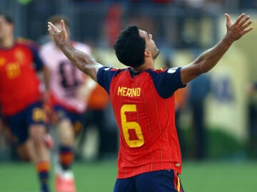 Mikel Merino, celebrando la victoria de Espa&ntilde;a en el Mundial 2026