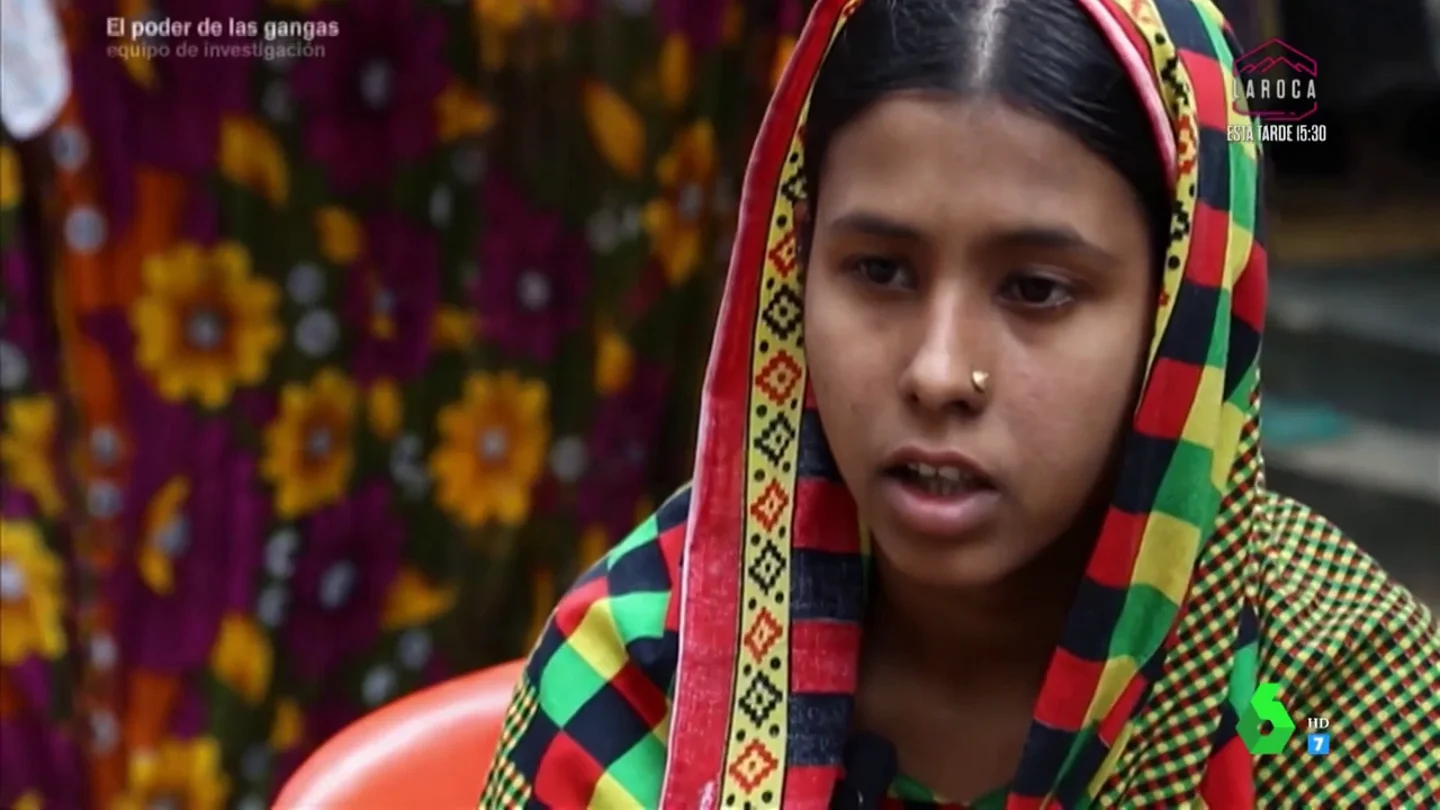 El terrible relato de Mushamud, trabajadora de Bangladesh que cosía para Primark: "Cobraba 35 euros al mes" El terrible relato de Mushamud, trabajadora de Bangladesh que cosía para Primark: "Cobraba 35 euros al mes"