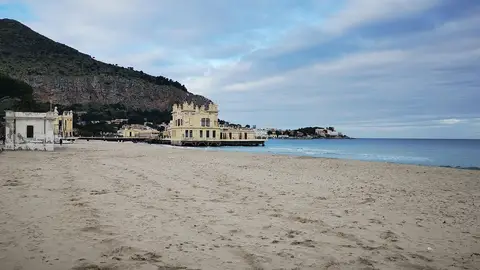Spiaggia di Mondello Spiaggia di Mondello