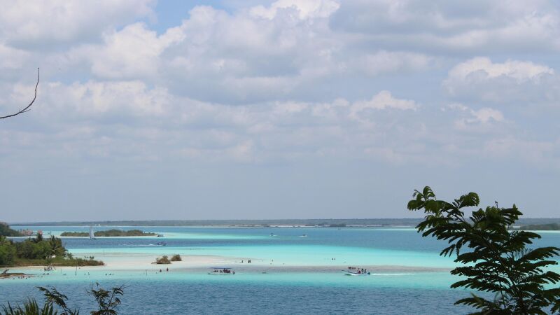 ¿Sabes cuáles son los lugares más famosos por el color increíble de sus aguas?