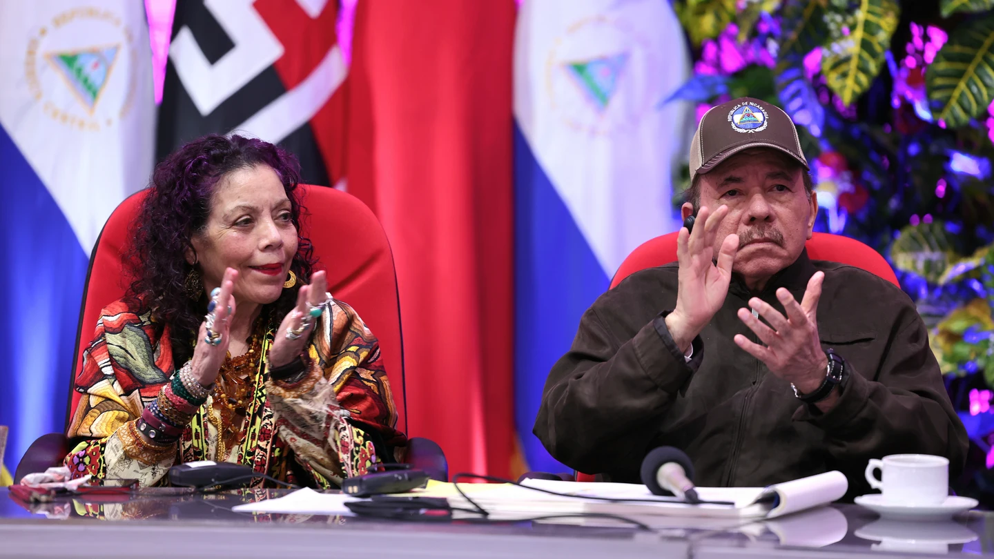 Daniel Ortega y su esposa Rosario Murillo Daniel Ortega y su esposa Rosario Murillo