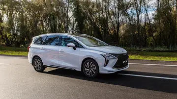 Por 31.900 euros, este desconocido coche familiar tiene 7 plazas, etiqueta ECO y algo que ni siquiera ofrece el Dacia Bigster Por 31.900 euros, este desconocido coche familiar tiene 7 plazas, etiqueta ECO y algo que ni siquiera ofrece el Dacia Bigster