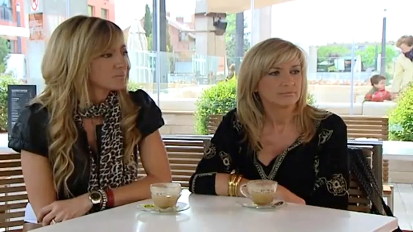 La entrevista de trabajo de las hermanas Collado para vender consoladores de hasta 7.500 euros en Mujeres ricas La entrevista de trabajo de las hermanas Collado para vender consoladores de hasta 7.500 euros en Mujeres ricas