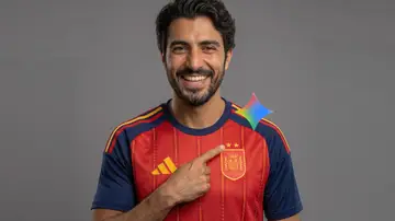 Luciendo la camiseta de españa Luciendo la camiseta de españa