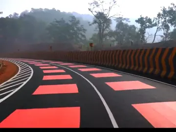 India pinta de rojo sus autopistas para evitar los atropellos de animales. India pinta de rojo sus autopistas para evitar los atropellos de animales.