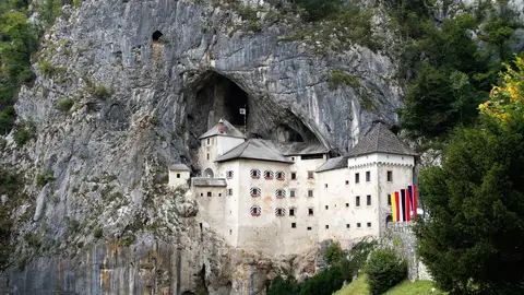 Castillo de Predjama Castillo de Predjama