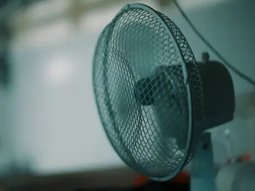 Cómo hacer que el ventilador enfríe más sin gastar en aire acondicionado Cómo hacer que el ventilador enfríe más sin gastar en aire acondicionado
