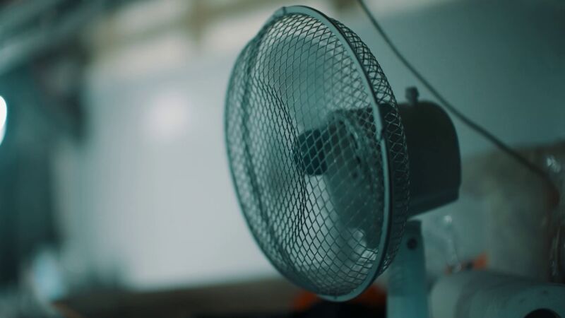 Cómo hacer que el ventilador enfríe más sin gastar en aire acondicionado