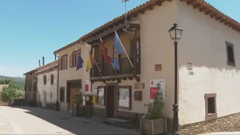 El último concejo abierto que seguía vigente en la Comunidad de Madrid podría desaparecer El último concejo abierto que seguía vigente en la Comunidad de Madrid podría desaparecer