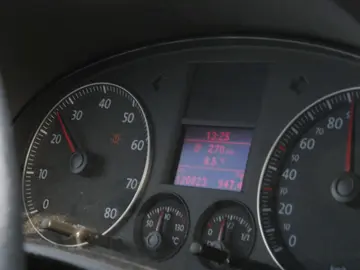 El Gobierno fijará la velocidad máxima a 100 km/h en estas autovías españolas El Gobierno fijará la velocidad máxima a 100 km/h en estas autovías españolas