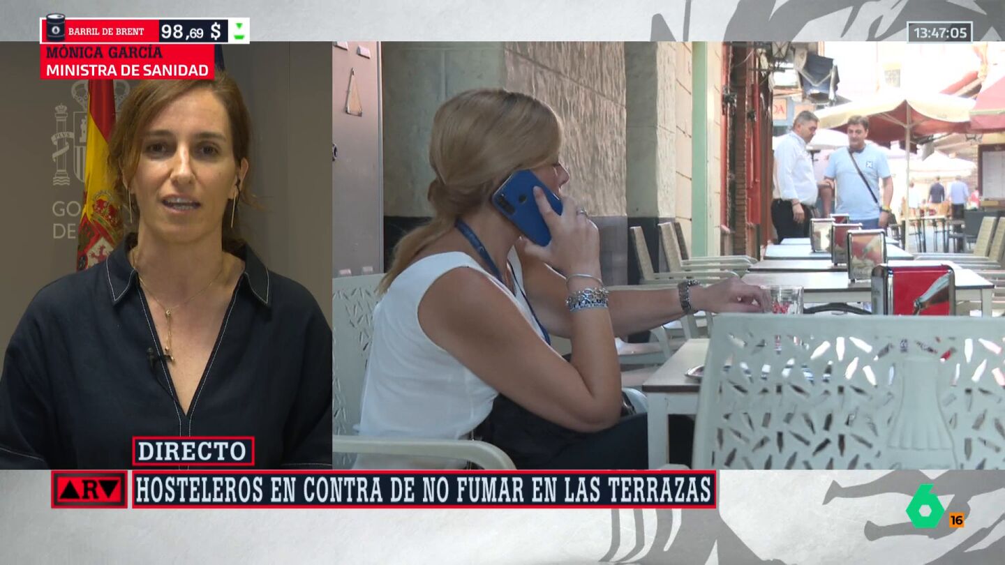 M&oacute;nica Garc&iacute;a, ante la reticencia de los hosteleros a la ley antitabaco: "Ya pas&oacute; en 2010. La hosteler&iacute;a siempre va a gozar de buena salud"