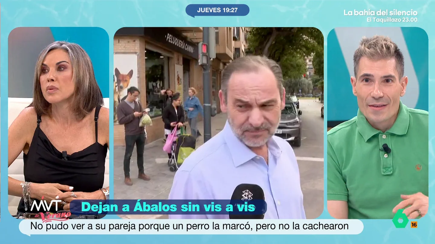 Juanma Romero, sobre la queja de Ábalos por su vis a vis frustrado: "Marlaska no está para atender las quejas de un preso, por muy exministro que sea" Ábalos ha escrito a Marlaska para denunciar que se cancelara el vis a vis con su pareja, después de que un perro la marcara. Juanma Romero considera que es una queja "ilógica" y que debería llevarla "por los conductos habituales de la prisión".
