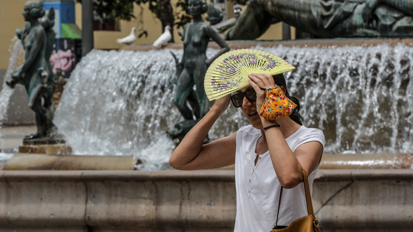 Las provincias de Alicante, Valencia y Murcia tienen avisos de nivel rojo (riesgo extremo) por temperaturas máximas. Las provincias de Alicante, Valencia y Murcia tienen avisos de nivel rojo (riesgo extremo) por temperaturas máximas.
