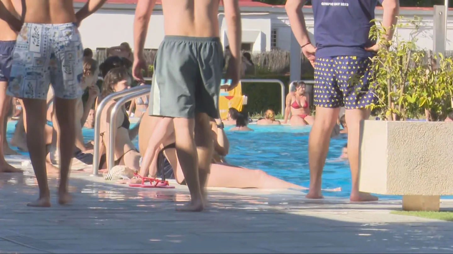 Burgos intensifica los controles en sus piscinas para evitar que los bañistas entren al agua en calzoncillos: "Lamine Yamal lo ha puesto de moda". Burgos intensifica los controles en sus piscinas para evitar que los bañistas entren al agua en calzoncillos: "Lamine Yamal lo ha puesto de moda".