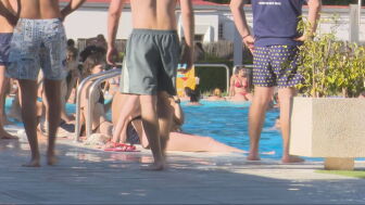 Burgos intensifica los controles en sus piscinas para evitar que los ba&ntilde;istas entren al agua en calzoncillos: "Lamine Yamal lo ha puesto de moda".