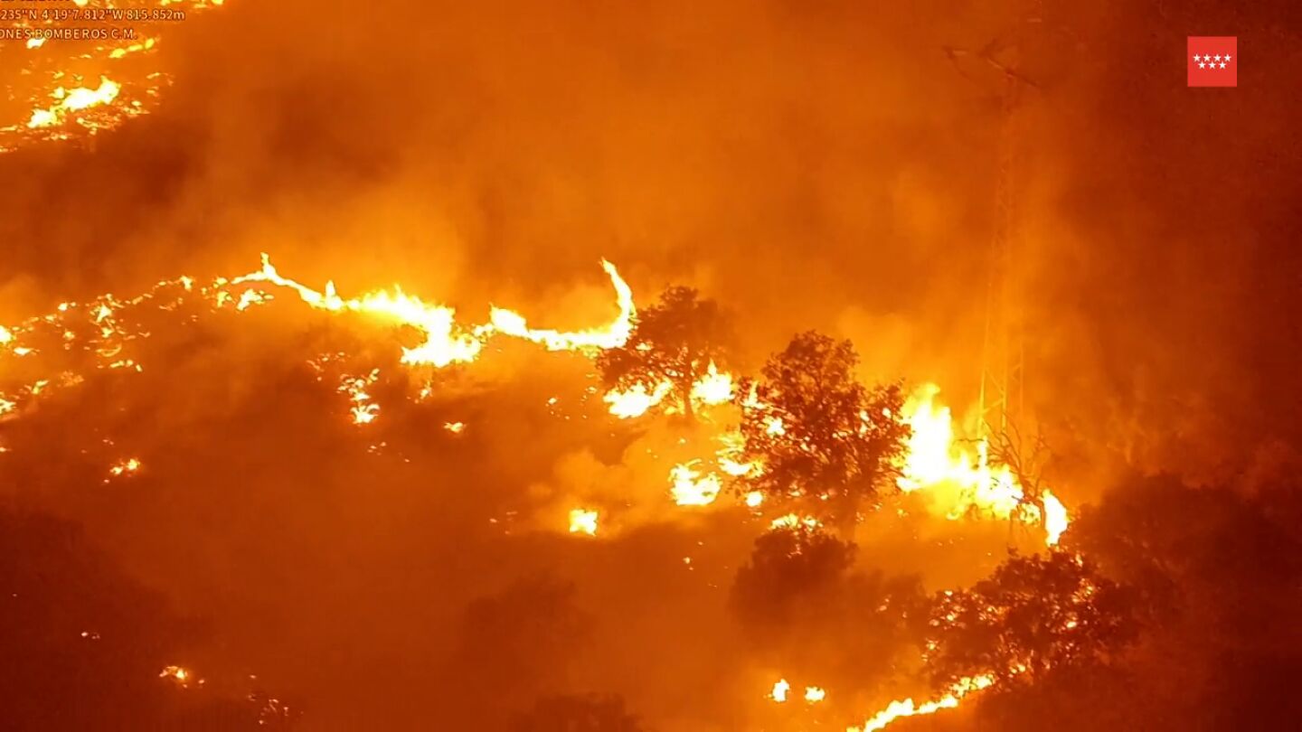 Incendios en Espa&ntilde;a, en directo | La UME se suma al incendio de Almorox (Toledo) mientras el fuego en La Mierla (Guadalajara) entra en fase de estabilizaci&oacute;n