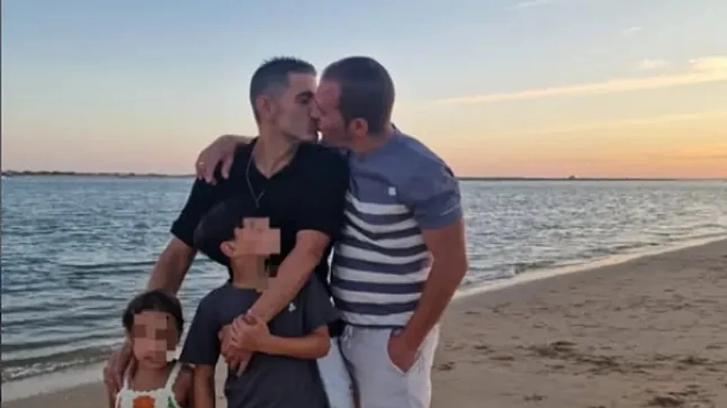 Rafael Reyes Soriano, con su familia Rafael Reyes Soriano, con su familia
