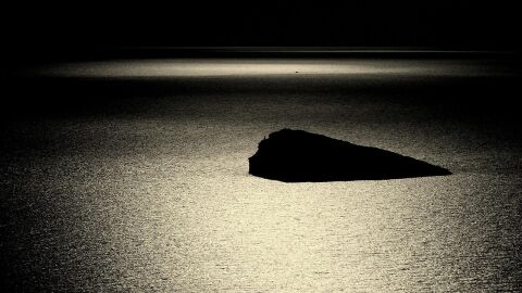 Isla de Benidorm por la noche