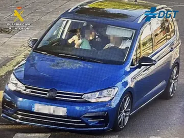 Un conductor huye de la Guardia Civil con una niña de cuatro años sin el sistema de retención infantil Un conductor huye de la Guardia Civil con una niña de cuatro años sin el sistema de retención infantil