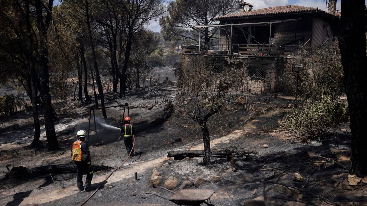 Una casa calcinada por los incendios que asolan la Comunidad de Madrid