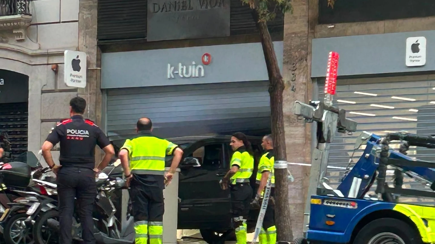 La tienda K-tuin, distribuidor oficial de Apple en el número 334 de la calle de Muntaner (Barcelona) La tienda K-tuin, distribuidor oficial de Apple en el número 334 de la calle de Muntaner (Barcelona)